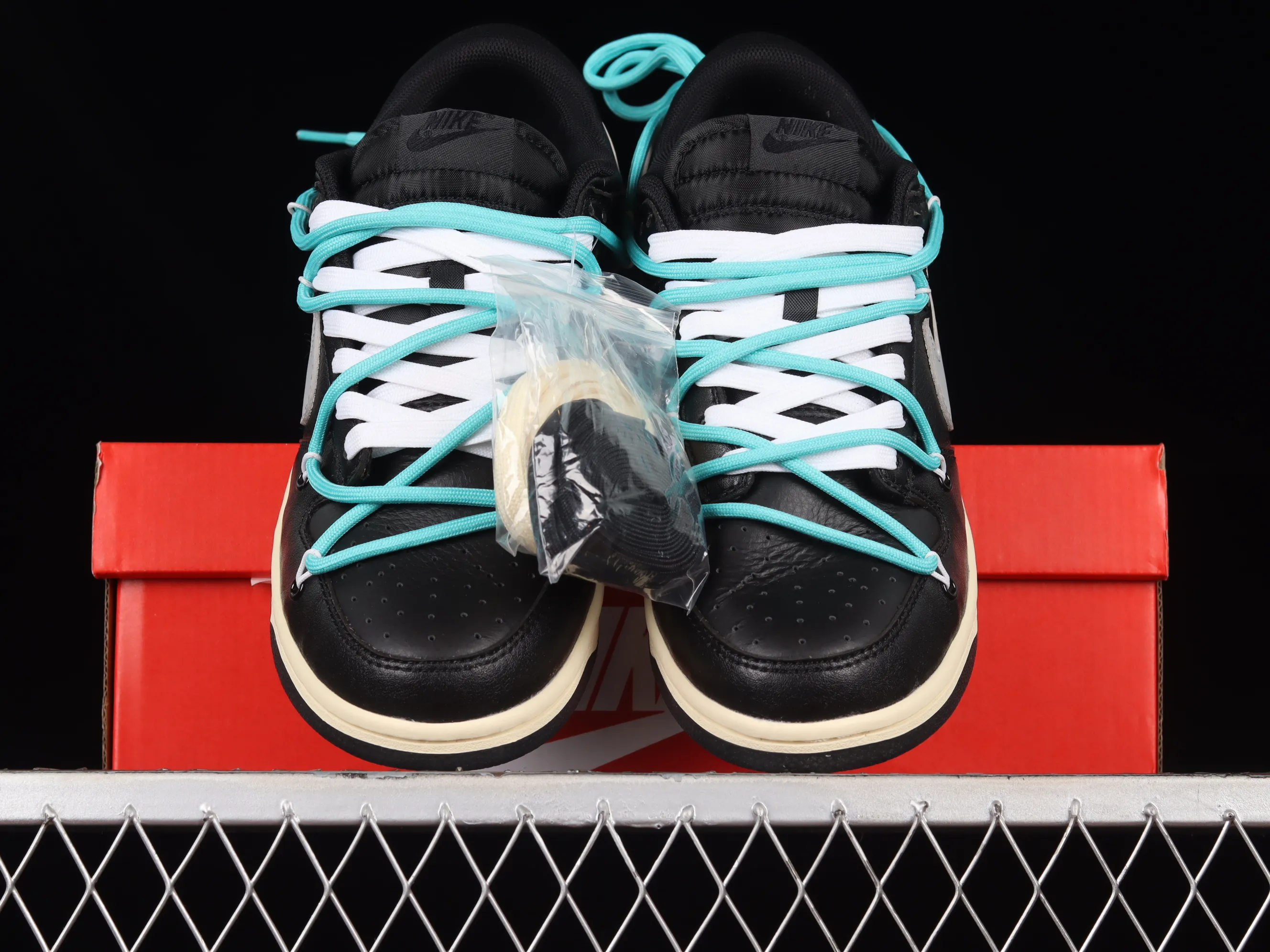 All Categories Nk SB Dunk Series Nk SB Dunk Low Low-top Sneakers Nk Dunk Low Punk Style Back to the Future Customized version of deconstructed strap casual sneakers DJ6188-002